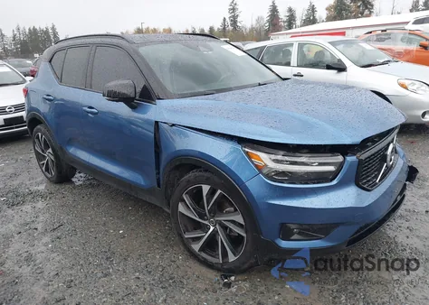 2021 Volvo Xc40 T5 R-Design z USA, uszkodzony, nr VIN YV4162UMXM2492877